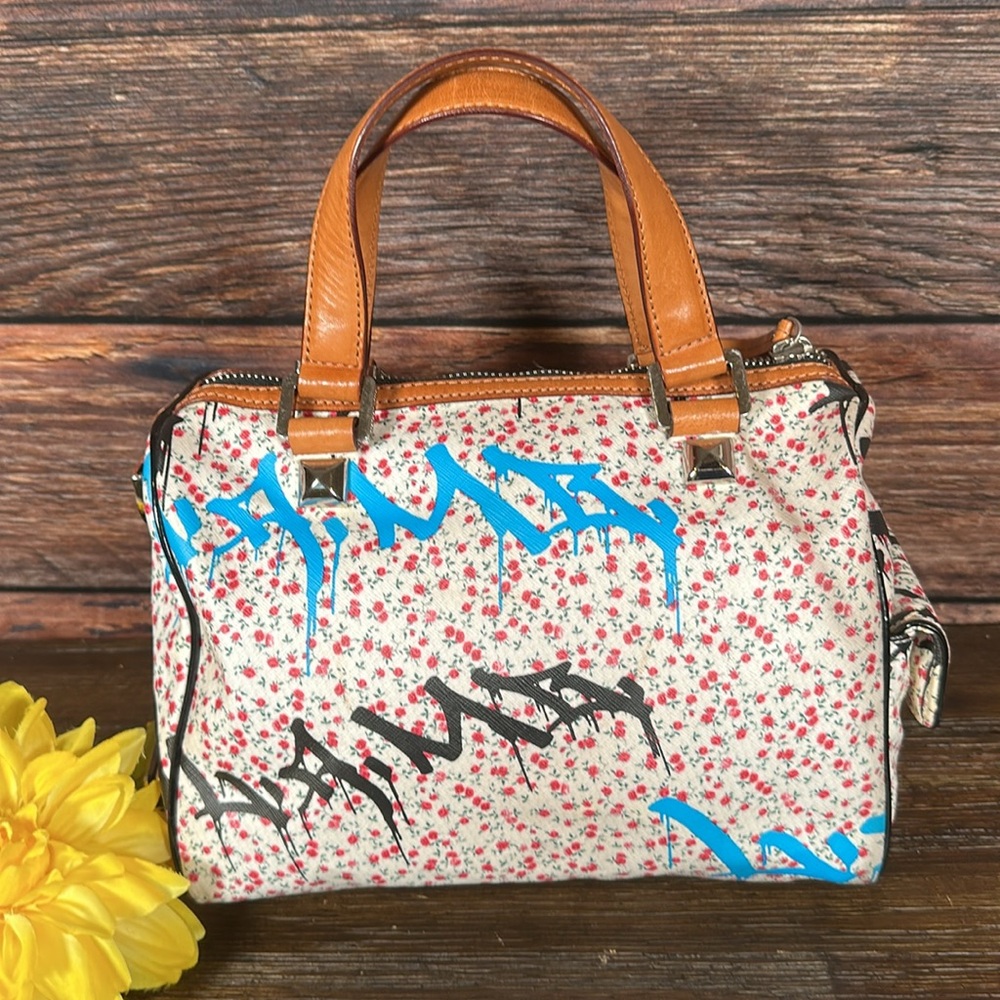 L.A.M.B by Gwen Stefani Worthington Ditzy Graffiti Zipper Flower Satchel bag! - Picture 6 of 13